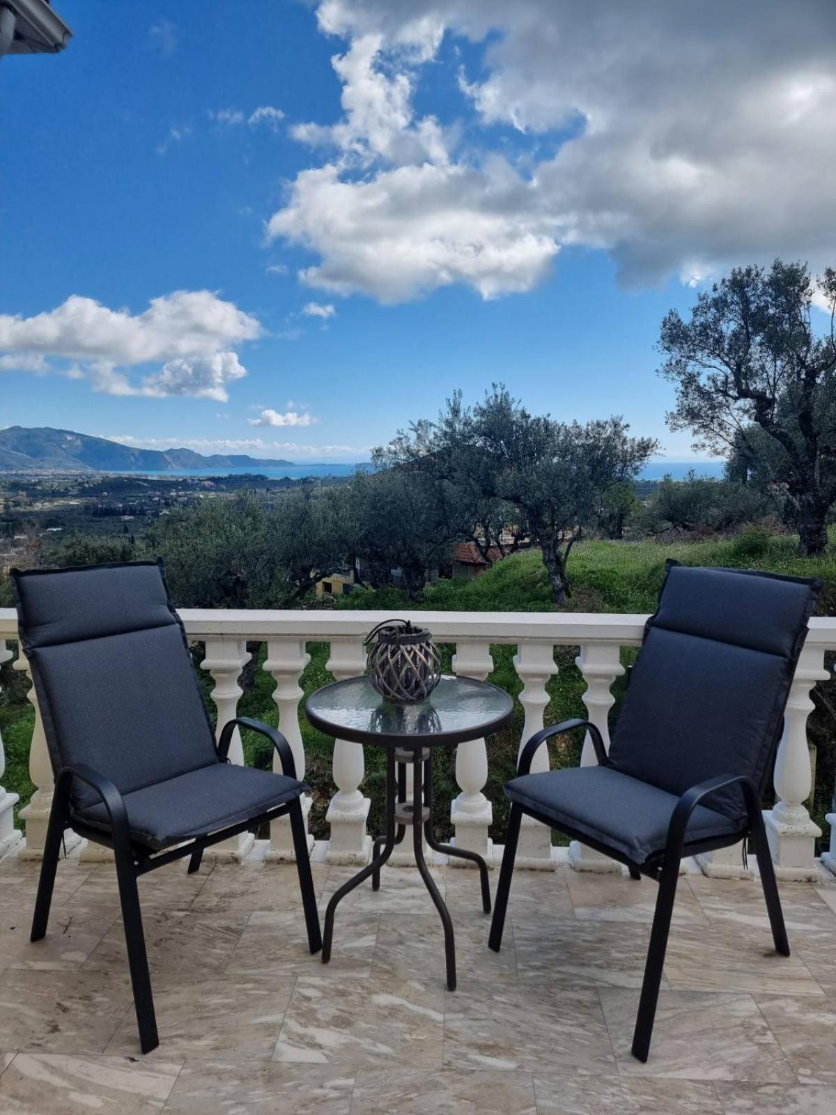 Vila Kalielaia Mouzákion Buitenkant foto