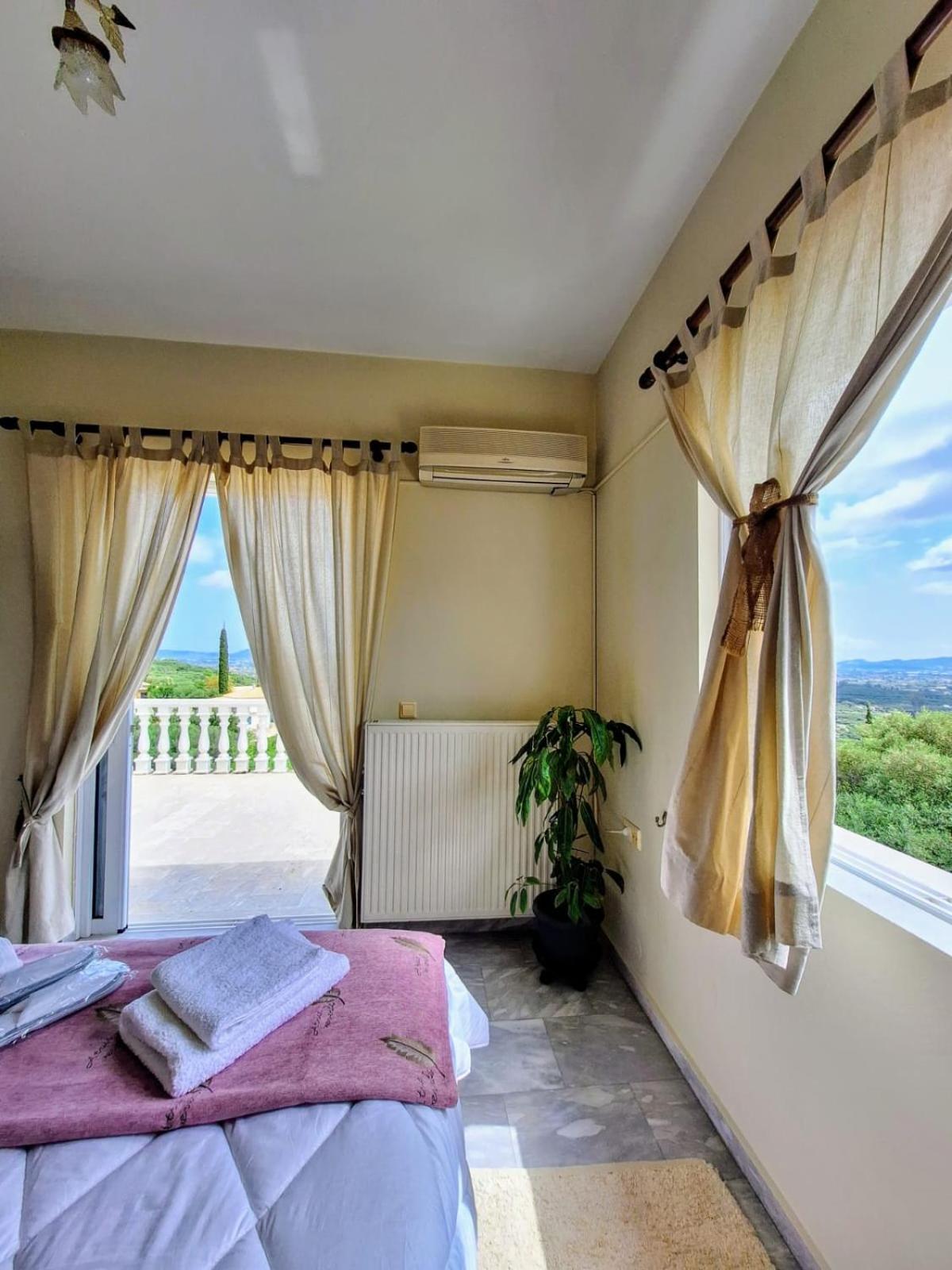 Vila Kalielaia Mouzákion Buitenkant foto